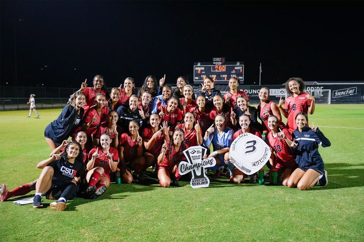 CSUN Women's Soccer team celebrates 2025 Big West regular season title