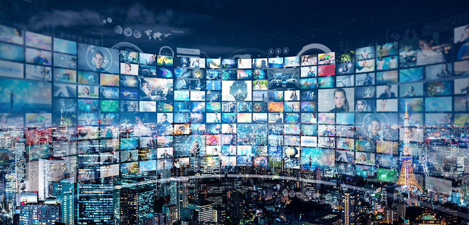 Newsrooms across the nation. CSUN journalism professor José Luis Benavides is confident that that the field of journalism will survive the recent spate of newsroom upheavals. Image by metamorworks, iStock.