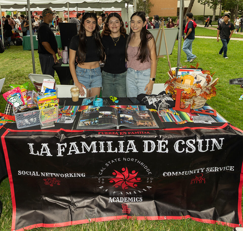 CSUN students at Meet the Clubs